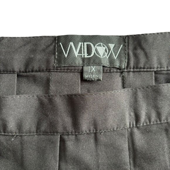 Widow Dollskill Pleated Mini Skirt Size 1X Black Embroidered Skull Crossbones - Picture 4 of 5